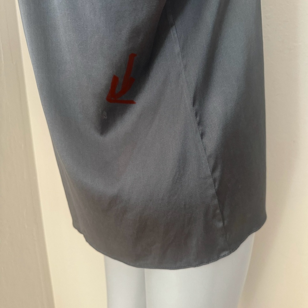 THOMAS PINK Silk Ruffle Neck Blouse Gray V- Neck 3/4 Sleeve Size 6 - Picture 15 of 16